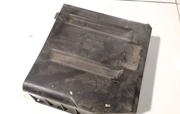 Volvo V50 Air filter box 30650076