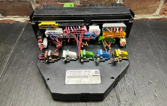 Mercedes-Benz E W212 Fuse box set A2129003825 A2129027308 A2129010907