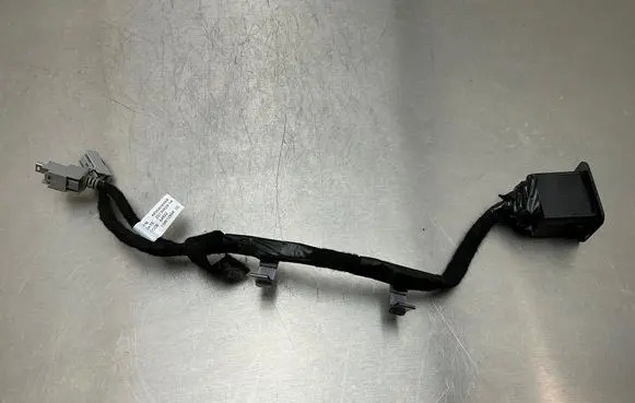Fiat Freemont AUX in-socket connector 13861289X02 64922 201308281A