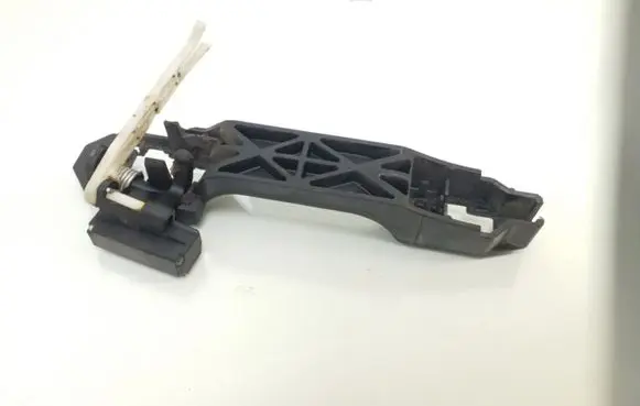 Rear door exterior handle/bracket