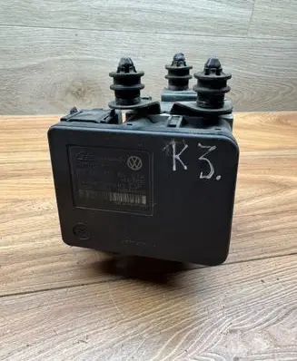 Volkswagen Touran I ABS Pump 1K0614517AC