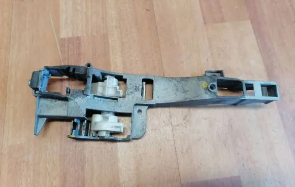 Peugeot 407 Front door exterior handle/bracket 9653401680 910981 9109C0
