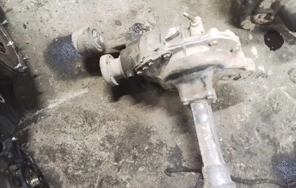Land Rover Discovery 3 - LR3 Front differential 