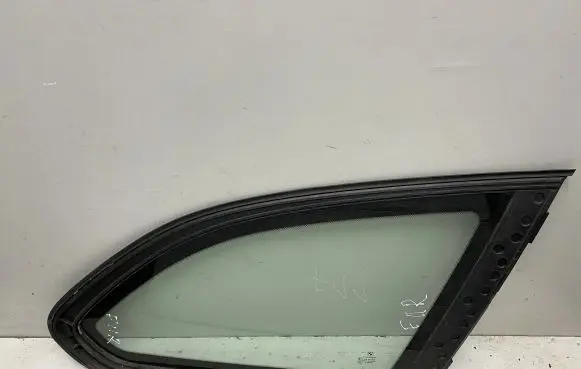 BMW 5 F10 F11 Rear vent window glass 7199990