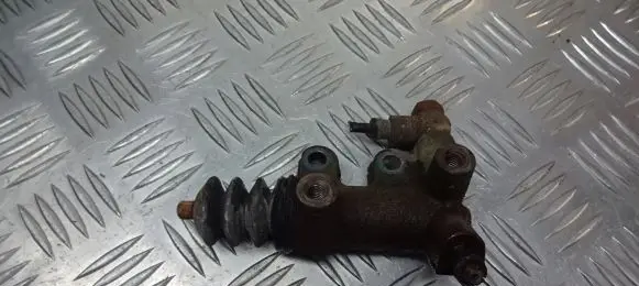 Toyota Yaris Clutch release bearing slave cylinder 