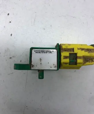 Volkswagen Golf Plus Airbag deployment crash/impact sensor 5M0909606 5WK43581