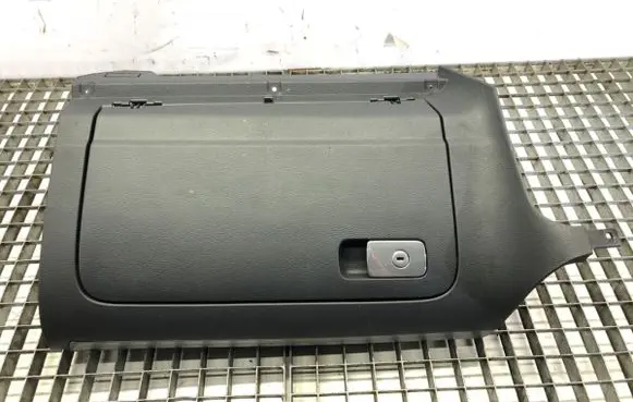Volkswagen Golf V Glove box set 