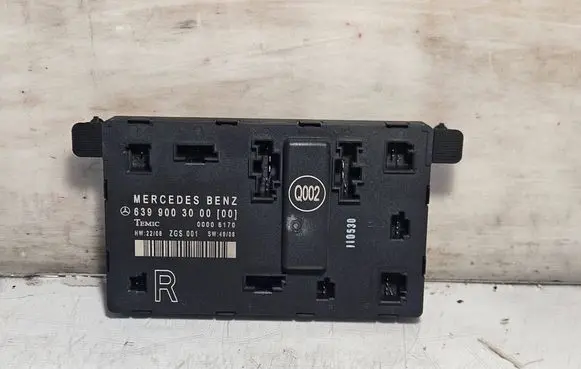 Mercedes-Benz Vito Viano W639 Door control unit/module 6399003000