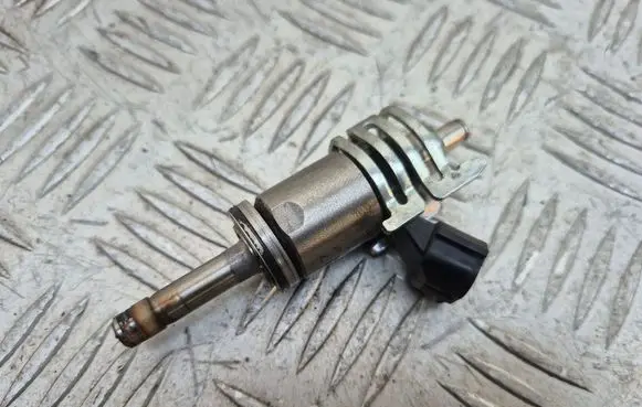 Lexus IS III XE30 Fuel injector 2325031120