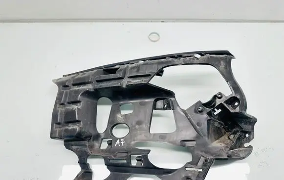 Volvo V60 Front bumper mounting bracket 31323840
