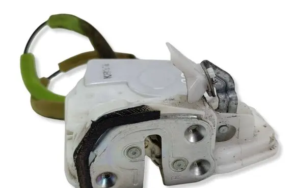 Mazda 6 Rear door lock 