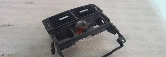 Audi A8 S8 D3 4E Rear air vent grill 4E0819203A