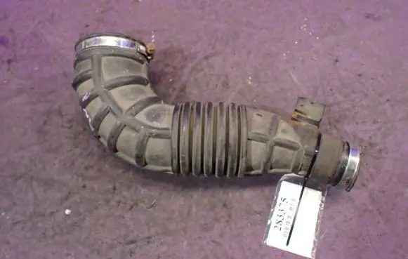 Opel Corsa D Air intake hose/pipe 13254175
