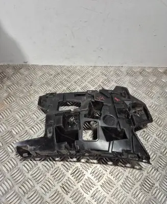 Volvo V40 Front bumper mounting bracket 31425002