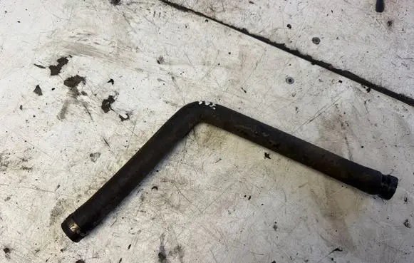 Audi A4 S4 B5 8D Engine coolant pipe/hose 8D0422887