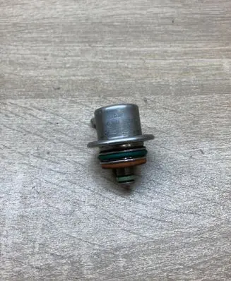 Volkswagen PASSAT B6 Fuel pressure sensor 078133534A
