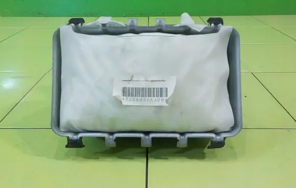 Peugeot 4007 Passenger airbag 7030A026 UP3