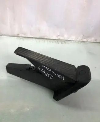Volvo XC60 Accelerator throttle pedal 32269121