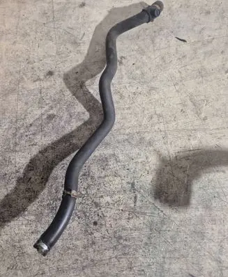Coolant pipe/hose