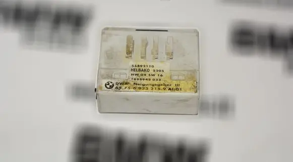 BMW 5 E39 Yaw turn rate sensor 6923215