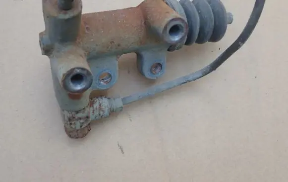 Toyota Yaris Clutch slave cylinder 