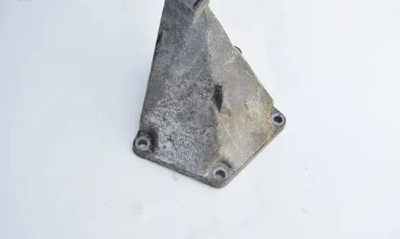 Audi A6 S6 C5 4B Engine mounting bracket 4B0199307C
