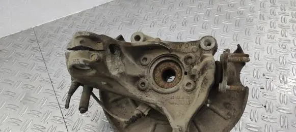 Volkswagen PASSAT B7 Front wheel hub