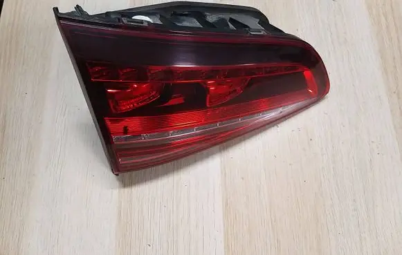 Volkswagen e-Golf Tailgate rear/tail lights 5G0945307F