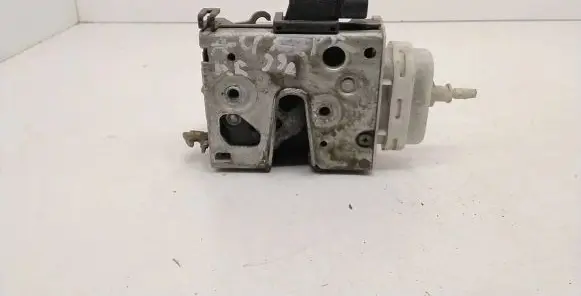 Audi A4 S4 B5 8D Front door lock 8D1837015A