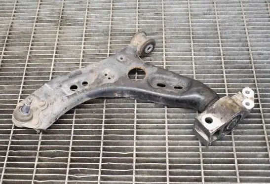 Volkswagen PASSAT B7 Front lower control arm/wishbone 5N0407151