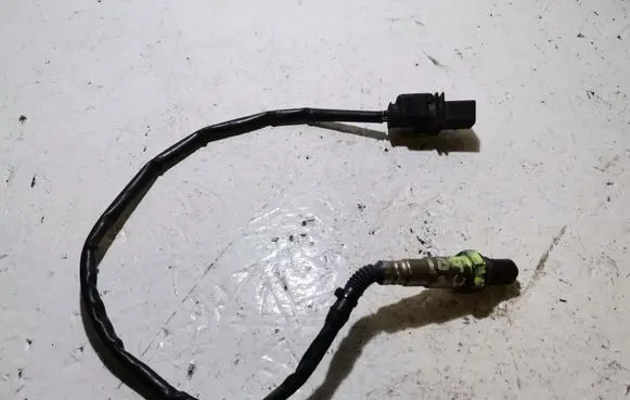 Volkswagen PASSAT B7 Lambda probe sensor 03H906262 0258017297