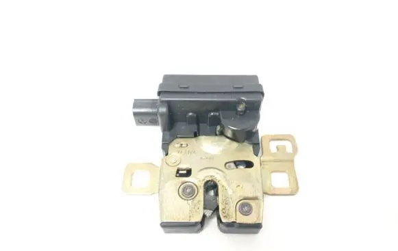 Land Rover Range Rover Sport L320 Tailgate window lock/catch/latch FQR500040