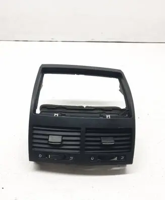 Volkswagen Touareg I Dash center air vent grill 7L6819727