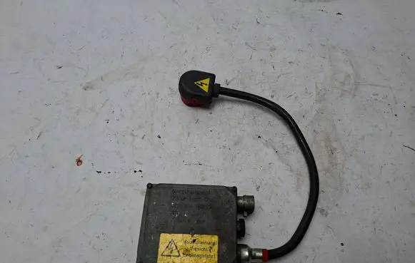 BMW X5 E53 Headlight ballast module Xenon 5DV00776029 D2SD2R 8387114