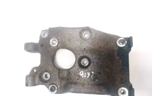 Volvo S80 Engine mounting bracket 9646719580