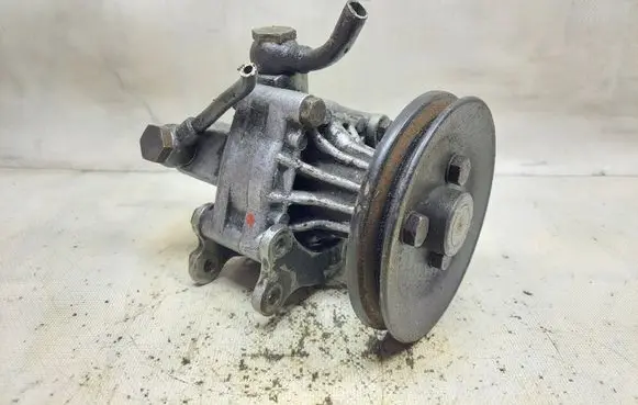 BMW 3 E30 Power steering pump 7681955110