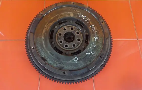 Land Rover Discovery 3 - LR3 Dual mass flywheel 415047410