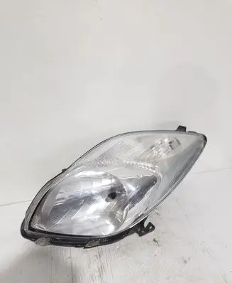 Toyota Yaris Headlight/headlamp 89902764