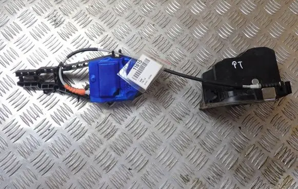 BMW 1 F20 F21 Rear door lock 7229460 7321642