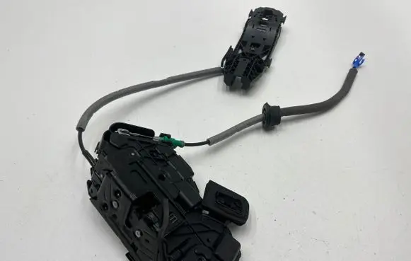 Audi Q3 F3 Rear door lock 5TA839016N A046465