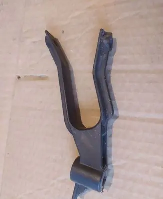 Opel Zafira B Radiator mount bracket 13162131
