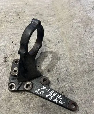 Nissan X-Trail T30 Driveshaft support bearing bracket 