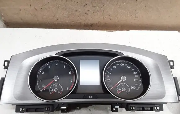 Volkswagen Golf VII Speedometer (instrument cluster) 5G1920740B