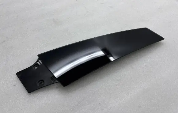 Tesla Model S (B) Pillar trim (exterior) 