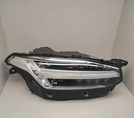 Volvo XC90 Headlight/headlamp 31655703