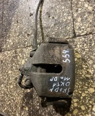 Skoda Octavia Mk2 (1Z) Front brake caliper