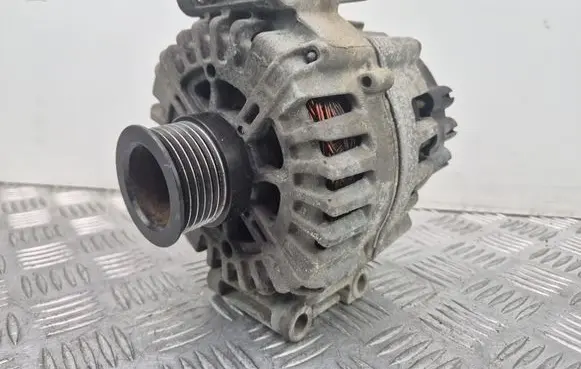 Mercedes-Benz E W212 Generator/alternator A0009067702