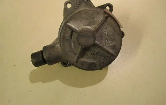 Audi A6 S6 C5 4B Vacuum pump 059145100B