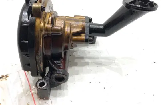 Volkswagen Golf VI Oil pump 03F103669A