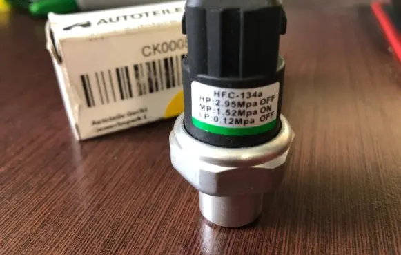Audi A6 S6 C5 4B Air conditioning (A/C) pressure sensor 8D0959482B 8D0959482A